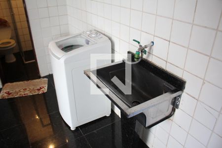 Casa à venda com 420m², 5 quartos e 6 vagasÁrea de Serviço