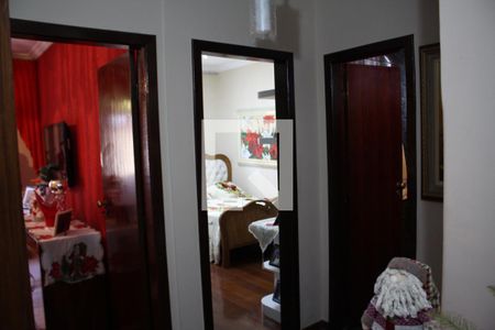 Casa à venda com 420m², 5 quartos e 6 vagasCorredor