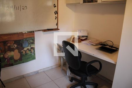 Casa à venda com 420m², 5 quartos e 6 vagasEscritório