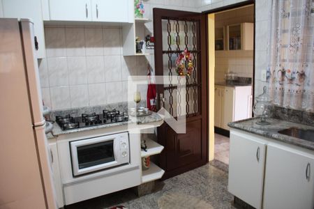 Casa à venda com 420m², 5 quartos e 6 vagasCozinha