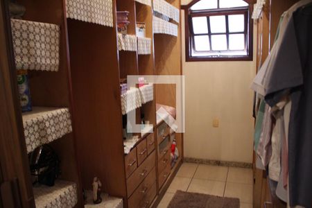 Casa à venda com 420m², 5 quartos e 6 vagasCloset Quarto 5