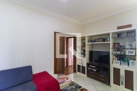 Sala de TV de casa de condomínio à venda com 4 quartos, 455m² em Vila Madalena, Campinas