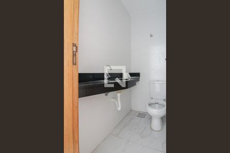 Casa à venda com 66m², 2 quartos e 1 vagaLavabo