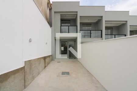 Casa à venda com 66m², 2 quartos e 1 vagaFachada