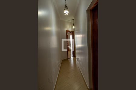 Casa para alugar com 280m², 3 quartos e 4 vagasCorredor para os  quartos