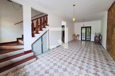 Sala de casa à venda com 3 quartos, 90m² em Serra Grande, Niterói