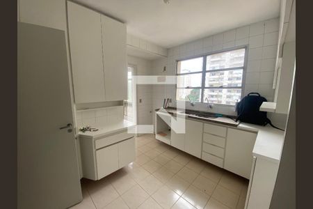 Cozinha de apartamento para alugar com 3 quartos, 80m² em Cerqueira César, São Paulo