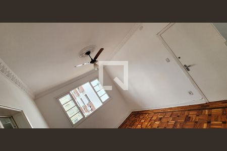 Detalhe Sala de apartamento para alugar com 2 quartos, 70m² em Gonzaga, Santos