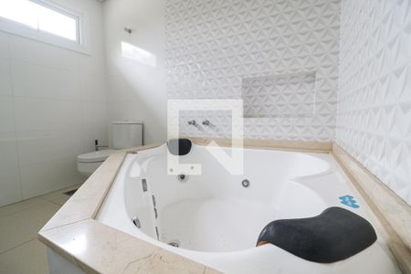 Casa à venda com 400m², 4 quartos e 4 vagasBanheiro da Suíte