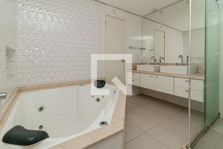 Casa à venda com 400m², 4 quartos e 4 vagasBanheiro da Suíte