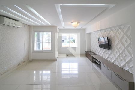 Sala de casa para alugar com 4 quartos, 400m² em Nonoai, Porto Alegre