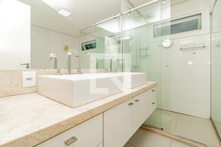 Casa à venda com 400m², 4 quartos e 4 vagasBanheiro da Suíte