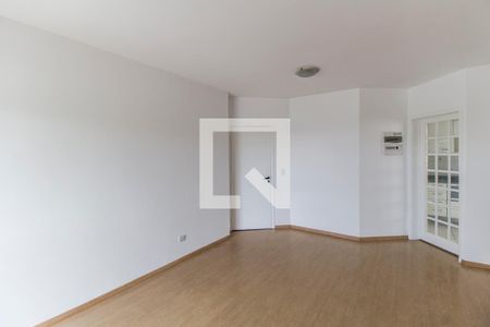 Sala de TV de apartamento para alugar com 2 quartos, 70m² em Jardim Regina Alice, Barueri