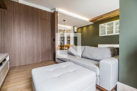 Sala de TV de apartamento à venda com 2 quartos, 85m² em Jardim Tupanci, Barueri