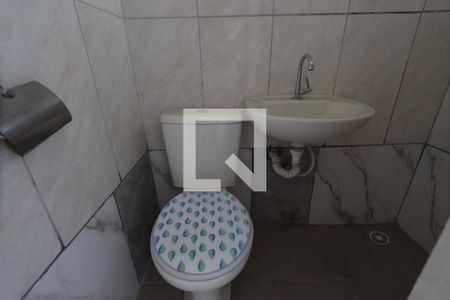 Banheiro de casa para alugar com 1 quarto, 70m² em Jardim Iva, São Paulo