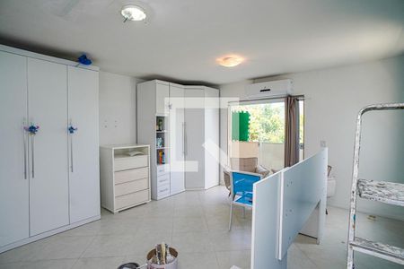 Suite de casa à venda com 5 quartos, 320m² em Badu, Niterói