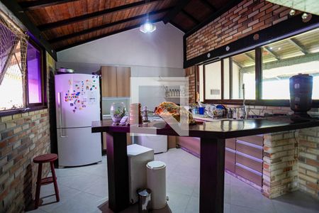 Casa à venda com 320m², 5 quartos e 3 vagas Casa à venda com 320m², 5 quartos e 3 vagasCozinha