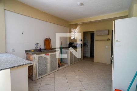 Casa à venda com 320m², 5 quartos e 3 vagas Casa à venda com 320m², 5 quartos e 3 vagassala de baixo / cozinha