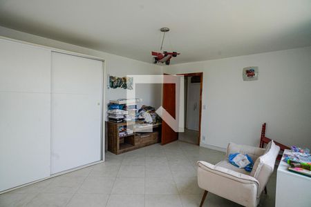 Quarto de casa à venda com 5 quartos, 320m² em Badu, Niterói