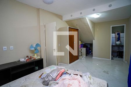 Casa à venda com 320m², 5 quartos e 3 vagas Casa à venda com 320m², 5 quartos e 3 vagasQuarto 3