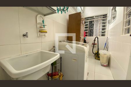 Detalhe da area de serviço de casa para alugar com 3 quartos, 105m² em Buritis, Belo Horizonte