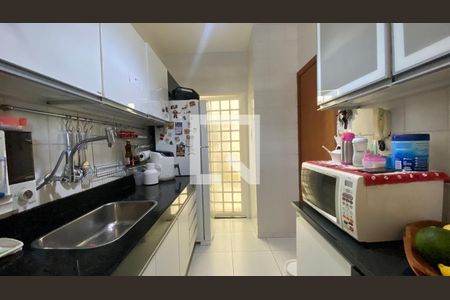 Cozinha de casa à venda com 3 quartos, 105m² em Buritis, Belo Horizonte