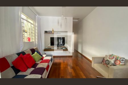 Sala de casa para alugar com 3 quartos, 105m² em Buritis, Belo Horizonte