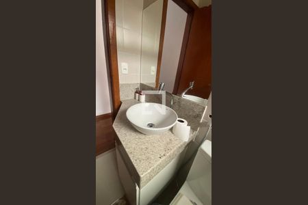 Casa para alugar com 105m², 3 quartos e 2 vagasBanheiro Social