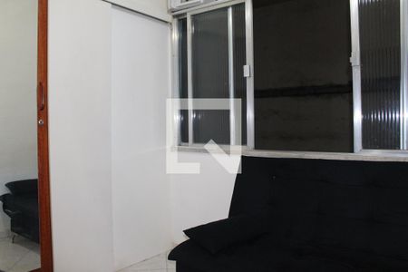 Quarto/sala de kitnet/studio para alugar com 1 quarto, 18m² em Centro, Rio de Janeiro