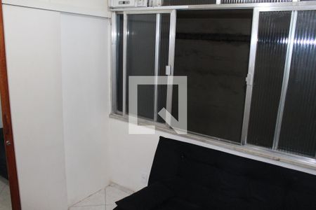 Quarto/sala de kitnet/studio para alugar com 1 quarto, 18m² em Centro, Rio de Janeiro