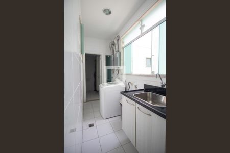 Apartamento para alugar com 243m², 3 quartos e 2 vagas Apartamento para alugar com 243m², 3 quartos e 2 vagasCozinha e Área de Serviço