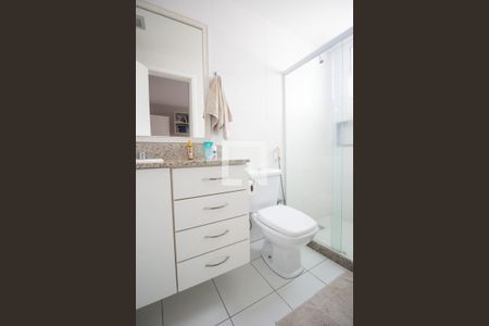 Apartamento para alugar com 243m², 3 quartos e 2 vagas Apartamento para alugar com 243m², 3 quartos e 2 vagasBanheiro da Suíte 2