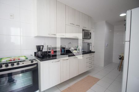 Apartamento para alugar com 243m², 3 quartos e 2 vagas Apartamento para alugar com 243m², 3 quartos e 2 vagasCozinha e Área de Serviço