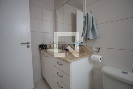 Apartamento para alugar com 243m², 3 quartos e 2 vagas Apartamento para alugar com 243m², 3 quartos e 2 vagasBanheiro da Suíte 1