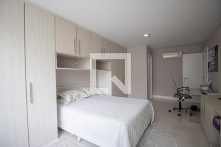 Apartamento para alugar com 243m², 3 quartos e 2 vagas Apartamento para alugar com 243m², 3 quartos e 2 vagasSuíte 1