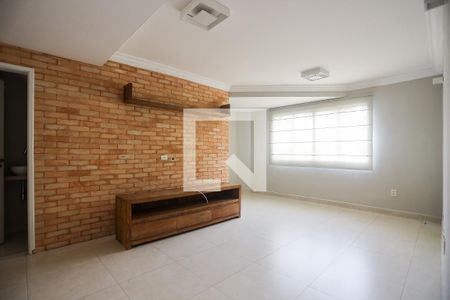 Sala  de casa de condomínio para alugar com 3 quartos, 140m² em Granja Viana, Cotia