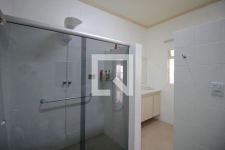 Casa à venda com 300m², 5 quartos e 3 vagasBanheiro da suite