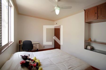 Casa à venda com 300m², 5 quartos e 3 vagasSemi suite 2