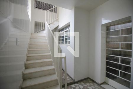 Casa à venda com 300m², 5 quartos e 3 vagasEscadas