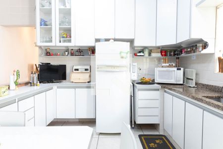 Casa à venda com 253m², 3 quartos e 7 vagasCozinha