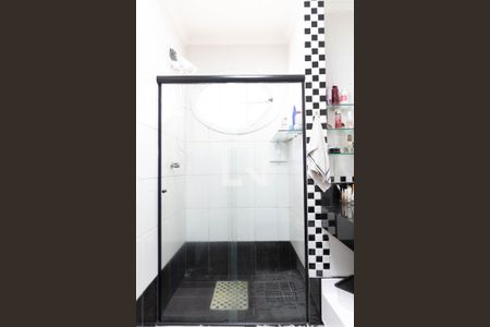 Casa à venda com 253m², 3 quartos e 7 vagasBanheiro do Quarto 1