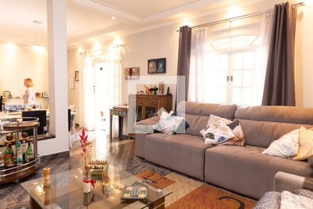 Sala de casa à venda com 3 quartos, 253m² em Vila São Pedro, Santo André