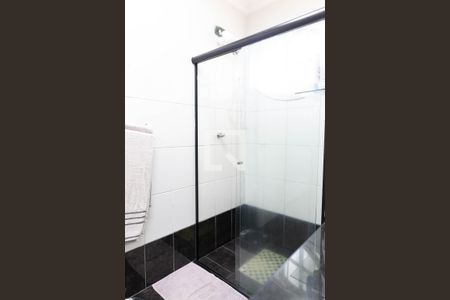 Casa à venda com 253m², 3 quartos e 7 vagasBanheiro do Quarto 1