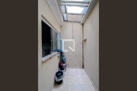 Casa de condomínio à venda com 103m², 2 quartos e 1 vagaÁrea de Serviço