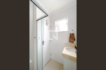 Casa de condomínio à venda com 103m², 2 quartos e 1 vagaBanheiro da Suíte 1