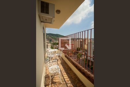 Apartamento à venda com 87m², 2 quartos e 2 vagasVaranda da Suíte