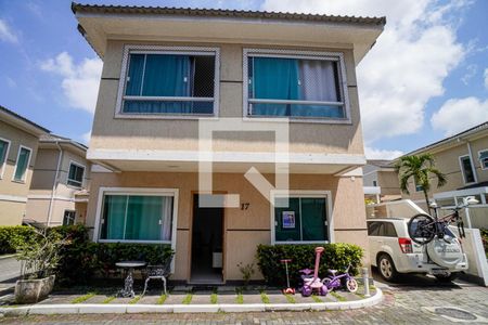 Casa de condomínio à venda com 120m², 3 quartos e 2 vagas Casa de condomínio à venda com 120m², 3 quartos e 2 vagasFachada Plaquinha