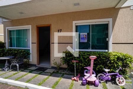 Casa de condomínio à venda com 120m², 3 quartos e 2 vagas Casa de condomínio à venda com 120m², 3 quartos e 2 vagasFachada Plaquinha