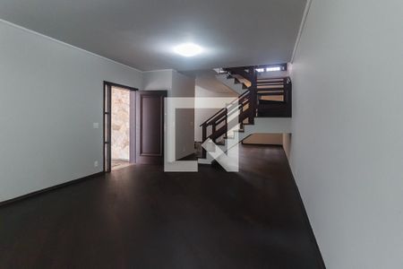 Sala de casa para alugar com 4 quartos, 270m² em Vila Mogilar, Mogi das Cruzes