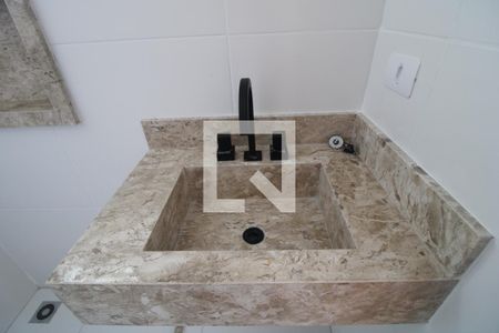 Casa à venda com 100m², 3 quartos e 2 vagasPia banheiro da suíte